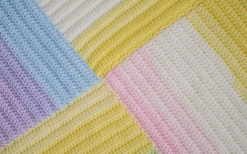 Easy and Delicate Baby Blanket Free Pattern