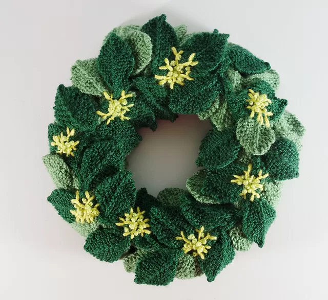 Christmas Wreath with Crocheted Leaves