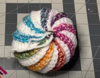 Easy Swirl Ornament Bauble Crochet Pattern