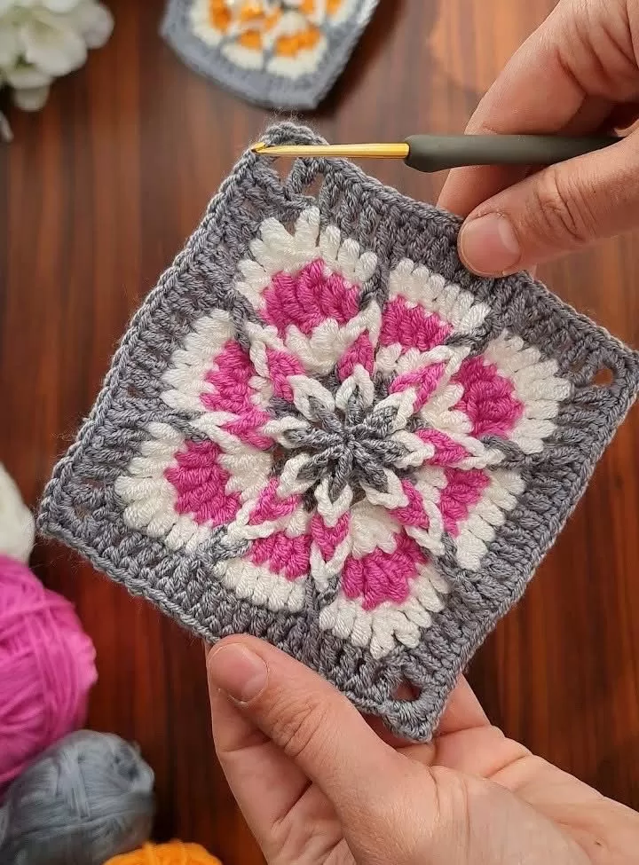 Three-Dimensional Daisy Crochet Motif Tutorial