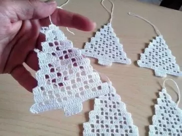 Mini Crochet Tree Decoration Free Pattern