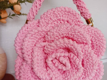 Beautiful Rose Petal Style Crochet Bag