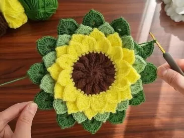 Crochet 3D Sunflower Free Pattern