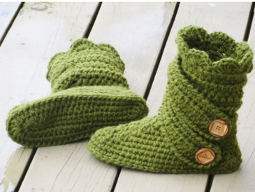 Woman's Classic Snow Boots Free Pattern